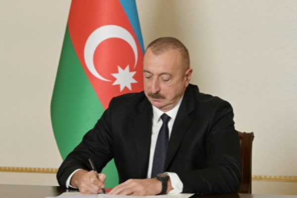 Azərbaycan Respublikasının təhsil işçilərinə “Əməkdar müəllim” fəxri adının verilməsi haqqında Azərbaycan Respublikası Prezidentinin Sərəncamı